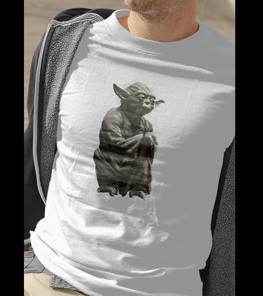 Star Wars Yoda Wise Jedi Master Crouching With Cane T-Shirt