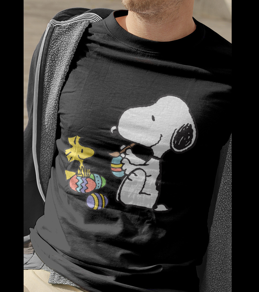 Peanuts Snoopy And Woodstock Painting Easter Eggs T-Shirt