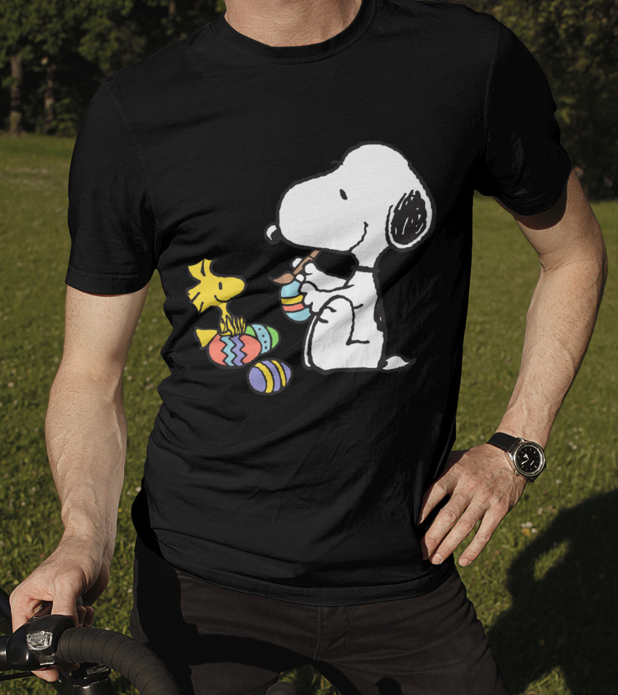 Peanuts Snoopy And Woodstock Painting Easter Eggs T-Shirt