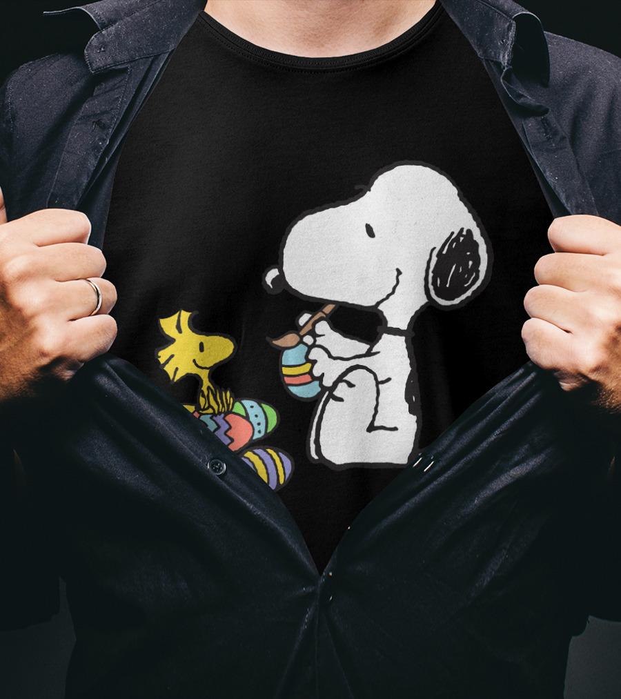 Peanuts Snoopy And Woodstock Painting Easter Eggs T-Shirt