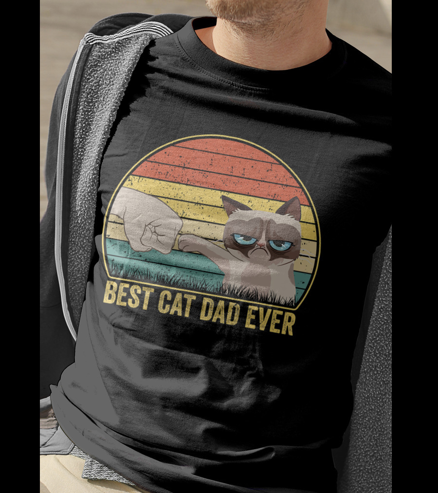 Best Cat Dad Ever Fist Bump Retro Style Cat Daddy T-Shirt
