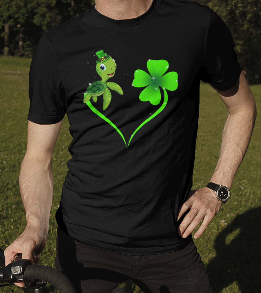 Happy St Patrick's Day Shamrock Turtle With Leprechaun Hat And Green Heart T-Shirt