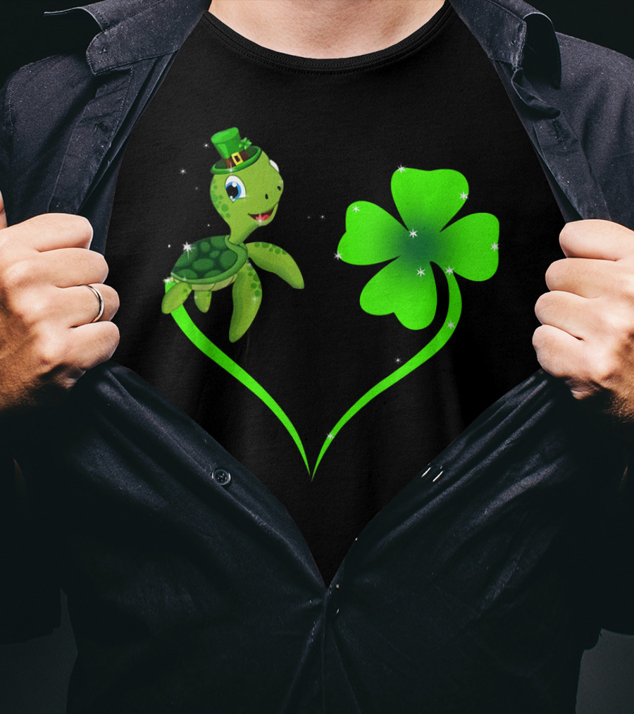 Happy St Patrick's Day Shamrock Turtle With Leprechaun Hat And Green Heart T-Shirt