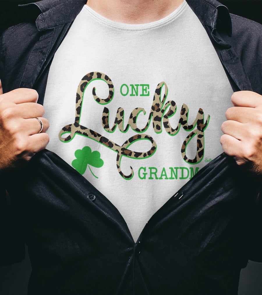 One Lucky Grandma Leopard Shamrock T-Shirt