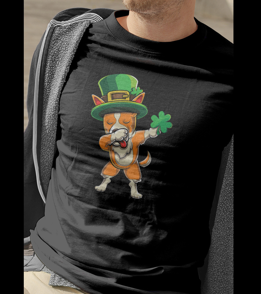 Leprechaun Hat Corgi Dabbing Shamrock St Paddys Day T-Shirt