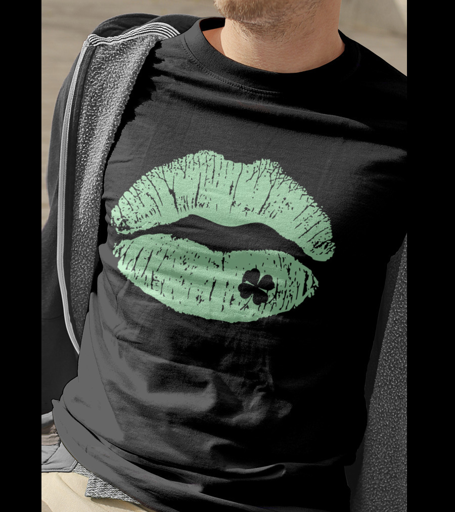 Lips Irish Kiss Clover St Patricks Day Green Shamrock T-Shirt