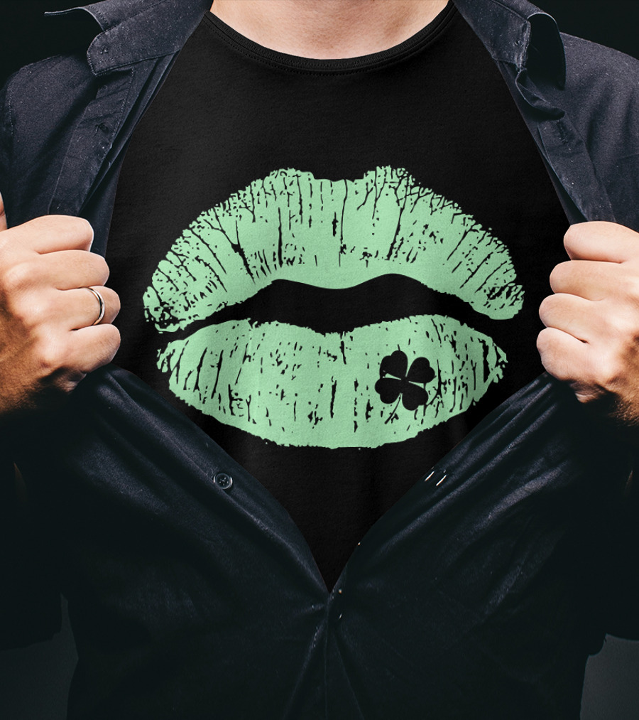 Lips Irish Kiss Clover St Patricks Day Green Shamrock T-Shirt