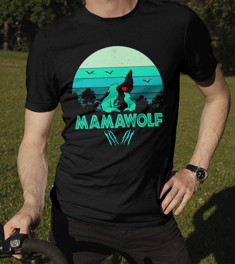 MAMAWOLF Babies Mom Vintage Wolf Heart Moon T-Shirt