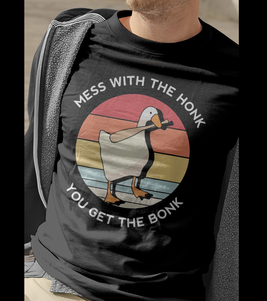 Mess With The Honk You Get The Bonk Goose Retro Vintage Goose With Bat T-Shirt