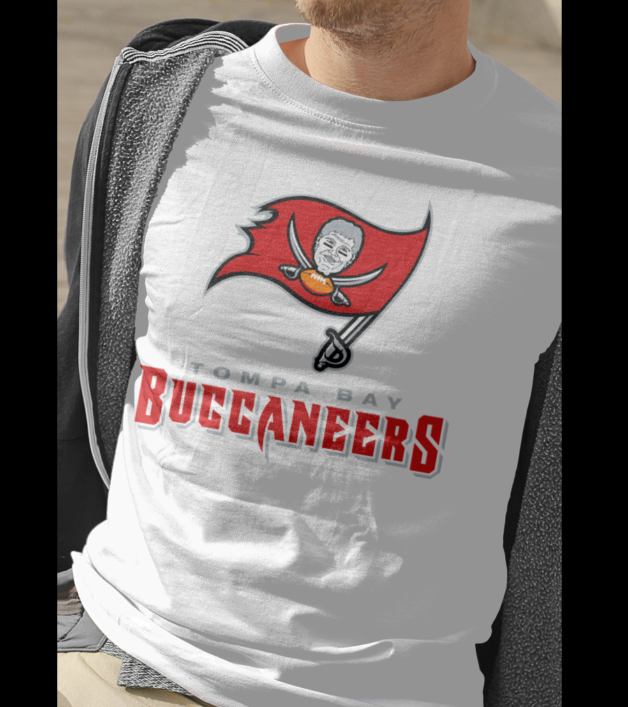 Tompa Bay Buccaneers Brady Flag NFL T-Shirt