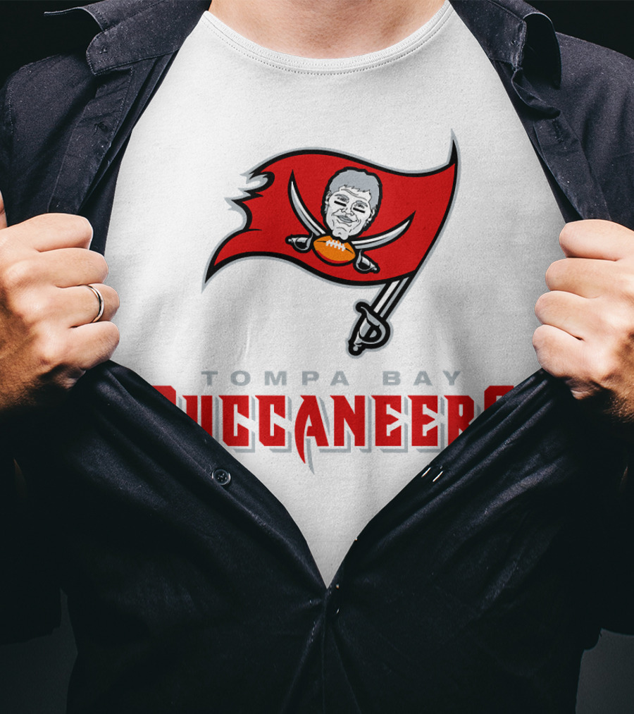 Tompa Bay Buccaneers Brady Flag NFL T-Shirt
