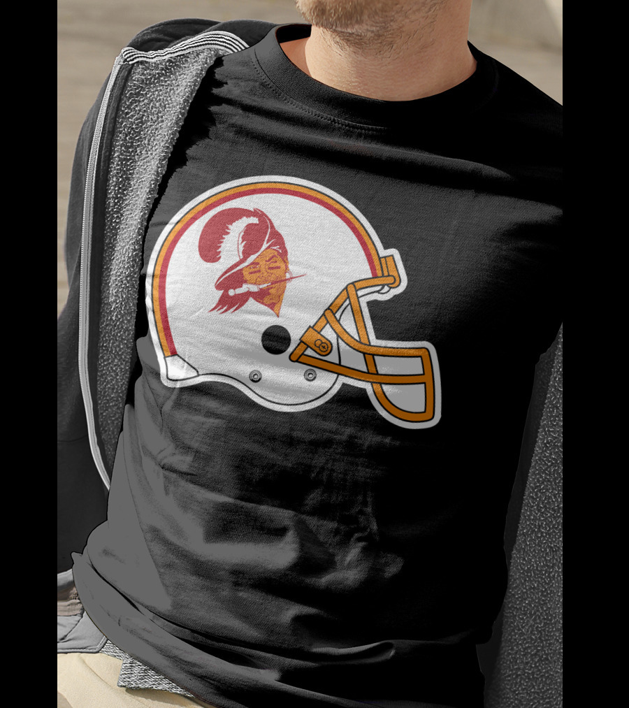 Brady Tompa Bay Buccaneers NFL Retro Helmet T-Shirt