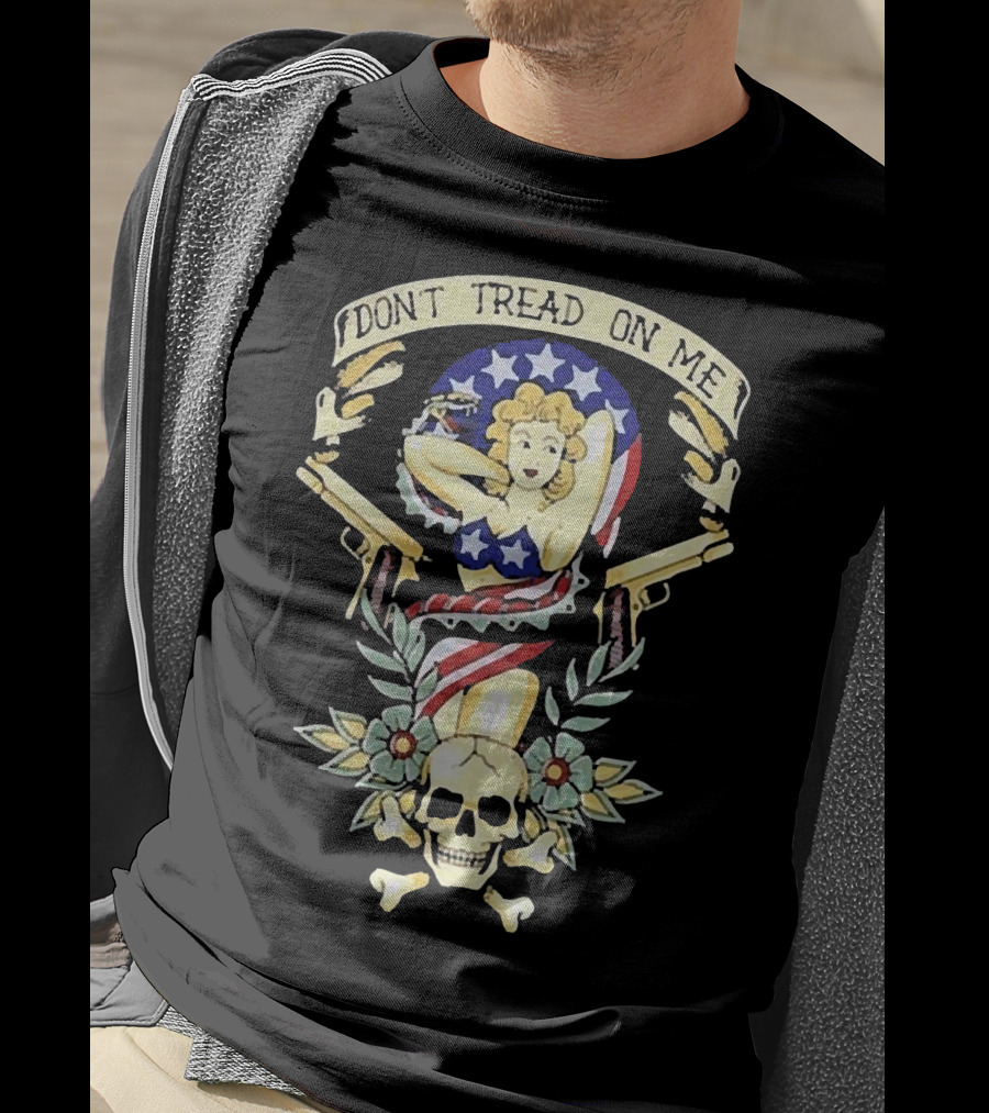 DONT TREAD ON ME Americana Pin-Up Skull Crossbones Dual Pistols Stars Stripes Wings Laurel T-Shirt