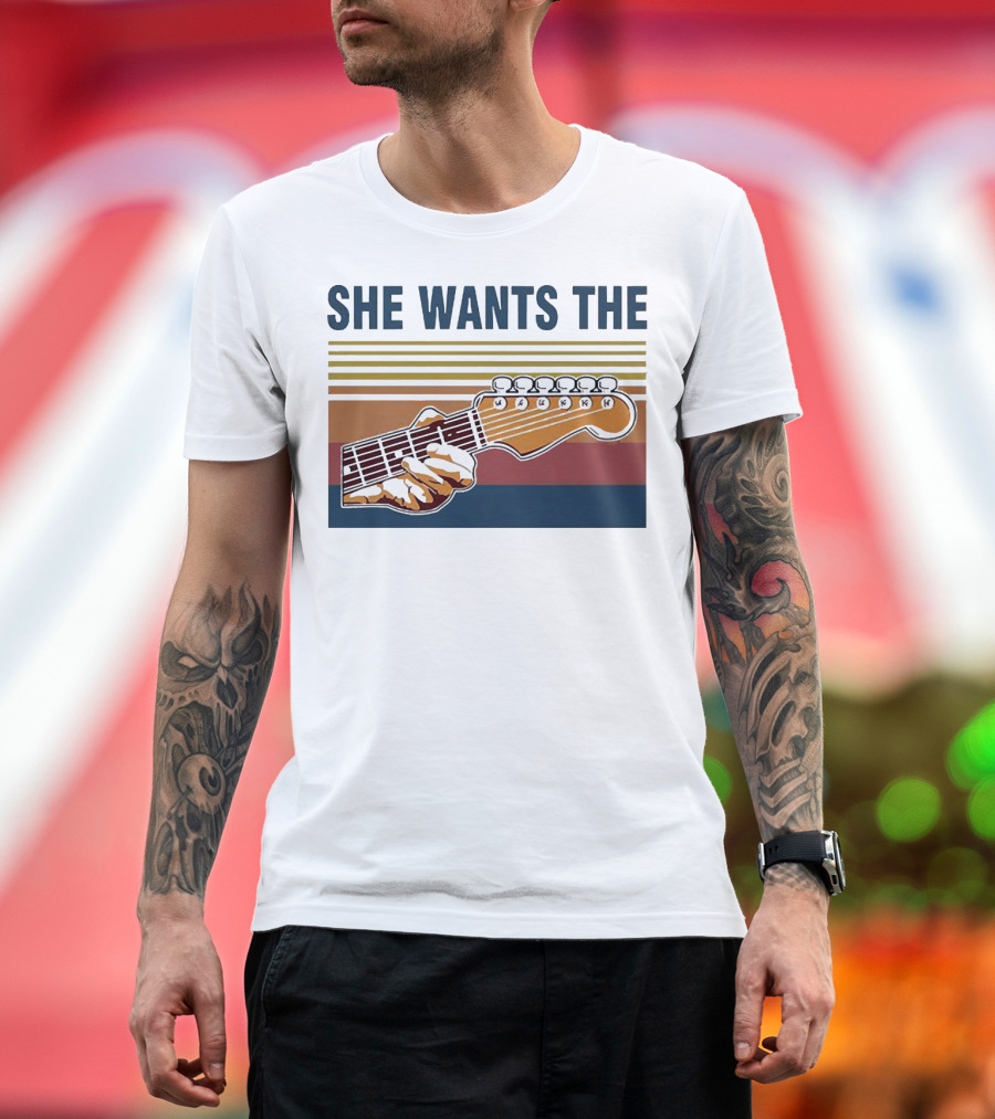 SHE WANTS THE GUITAR Retro Stripes Hand Playing Strings T-Shirt