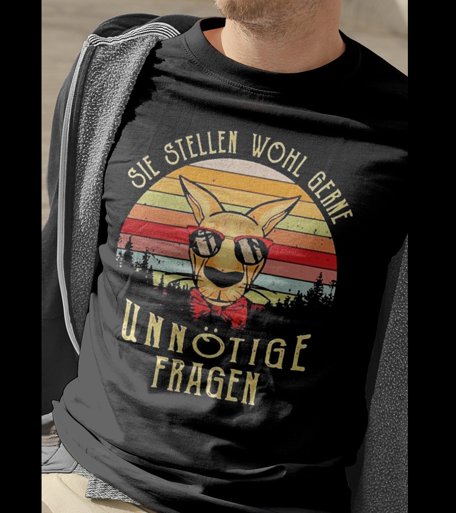 Sie Stellen Wohl Gerne Unnötige Fragen Retro Kangaroo With Sunglasses And Bow Tie Forest Stripes T-Shirt