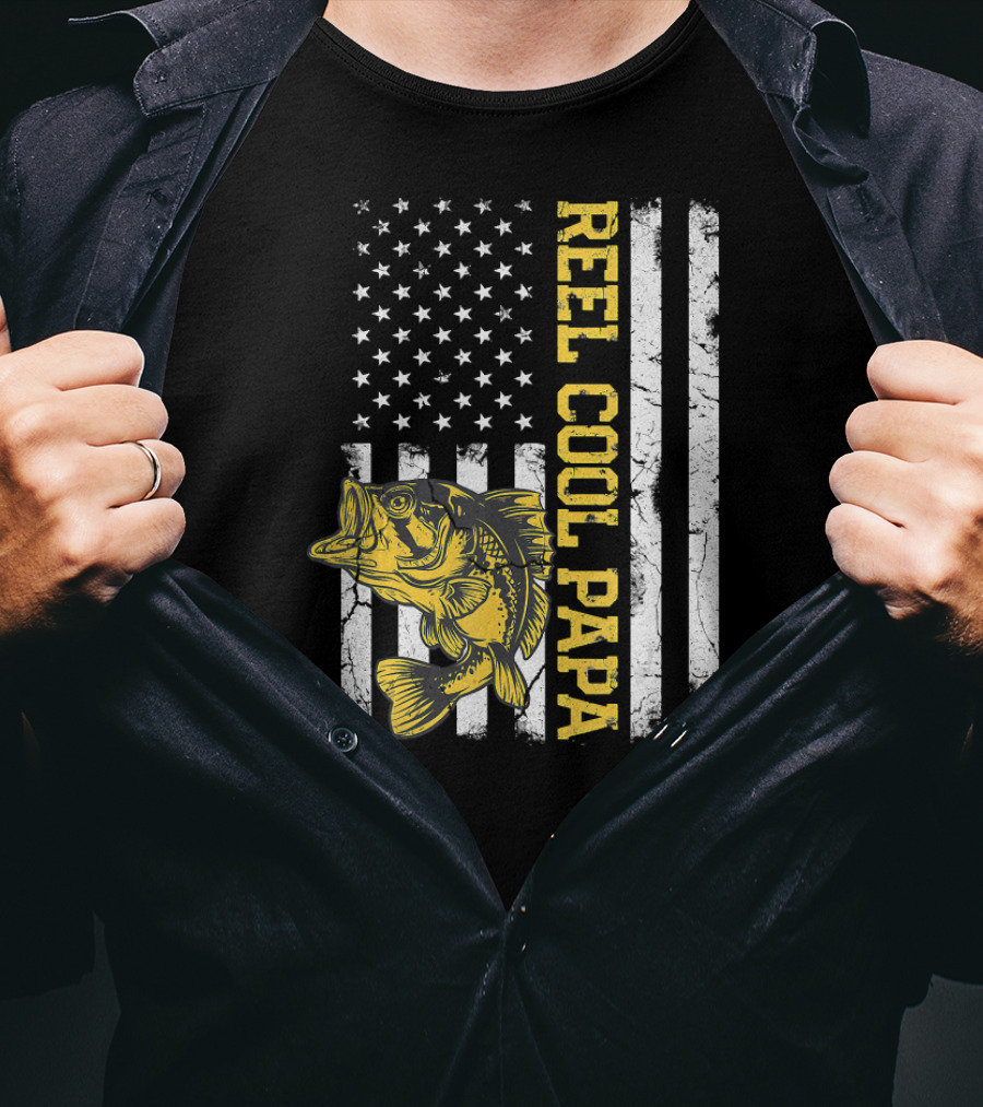 Reel Cool Papa American Flag Father's Day Fishing Mens T-Shirt