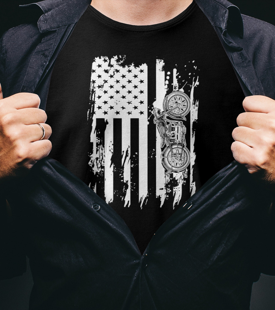 Vintage Retro Motorcycle With Grunge American Flag Background T-Shirt