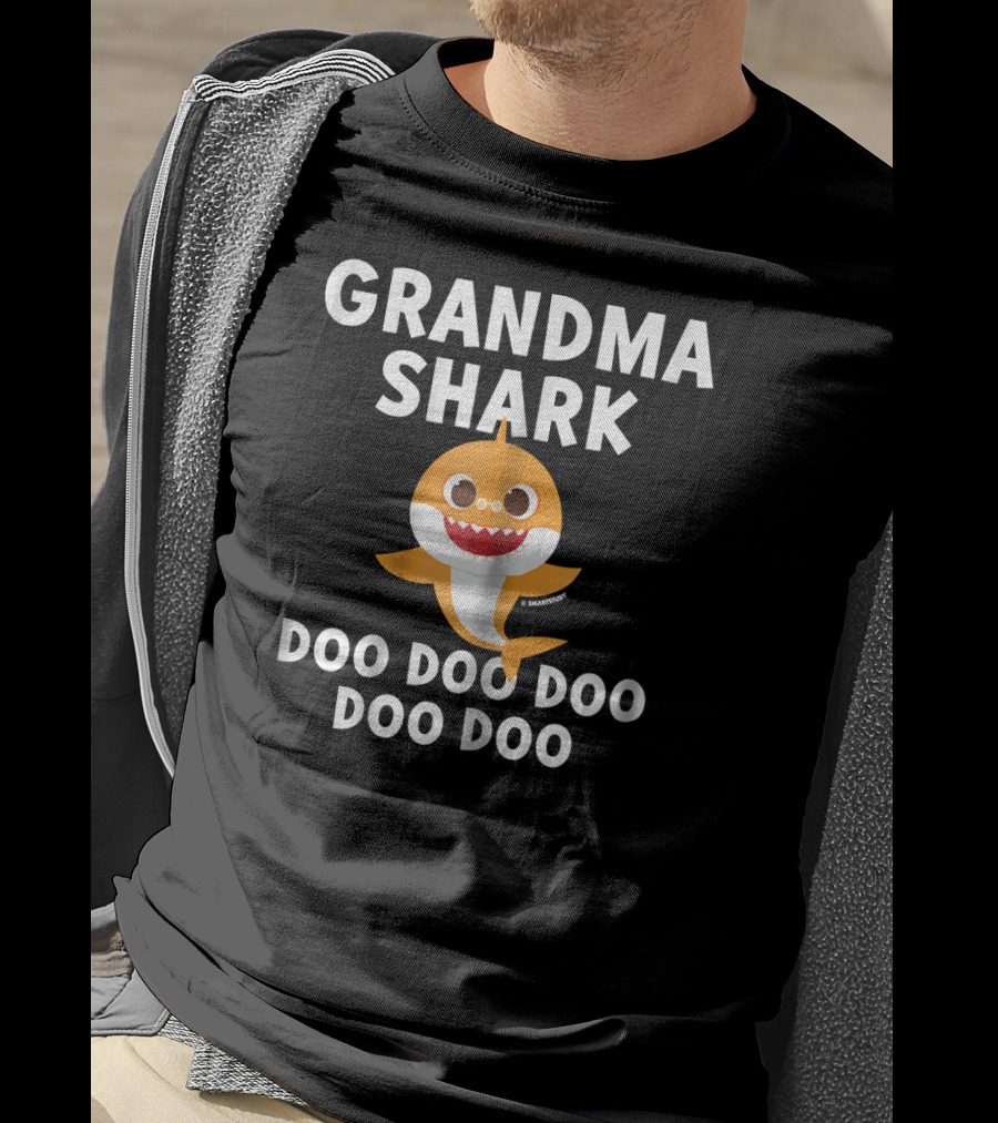 Grandma Shark Doo Doo Doo Doo Pinkfong T-Shirt