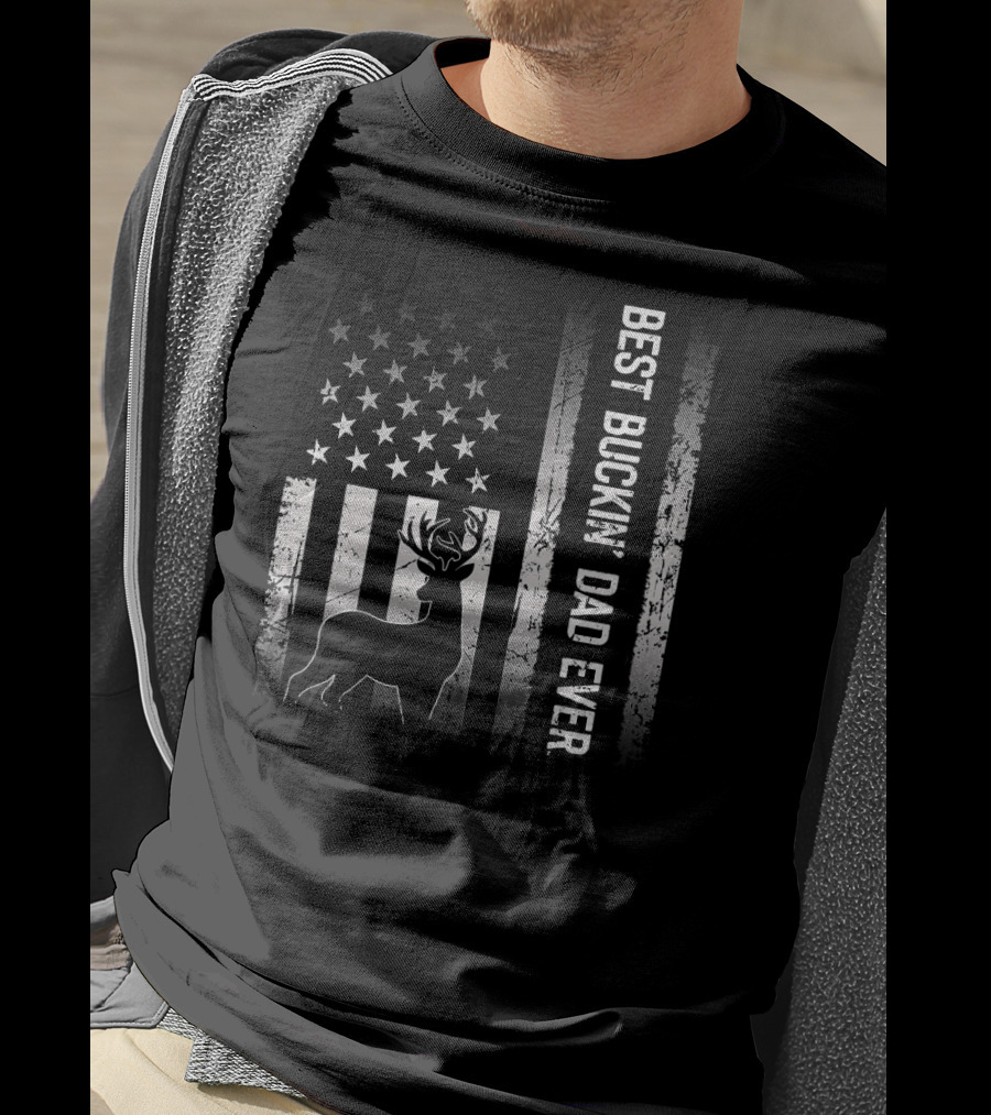 Best Buckin' Dad Ever Deer American Flag Stars Stripes T-Shirt