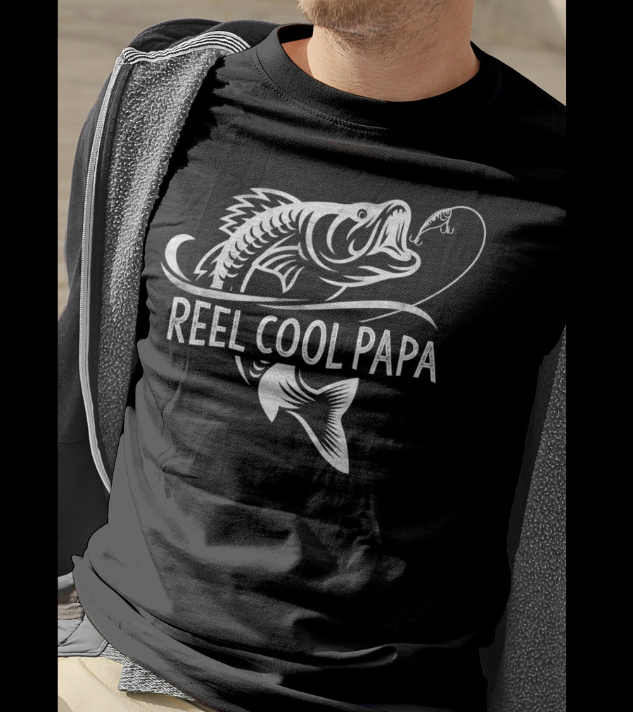 Reel Cool Papa Fishing Dad Father's Day Fisherman Fish T-Shirt