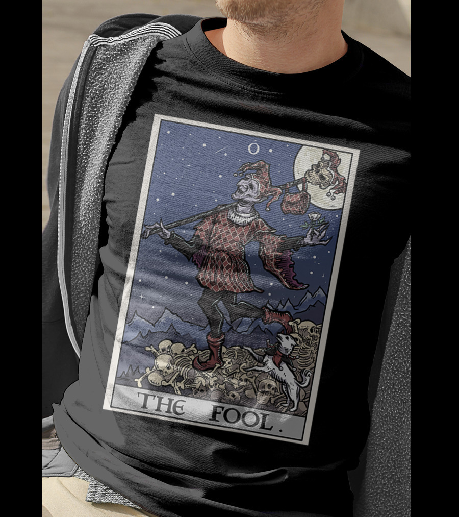 The Fool Tarot Card Gothic Halloween Jester On Skull Pile T-Shirt