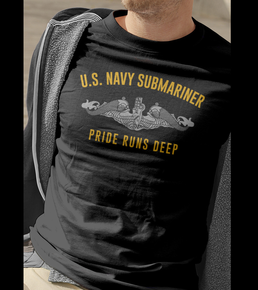 U.S. Navy Submariner Pride Runs Deep Veteran T-Shirt