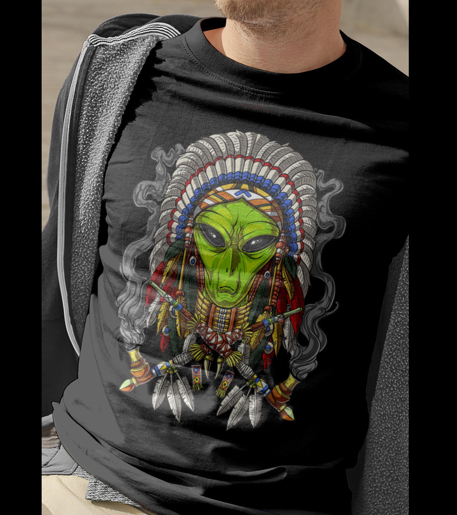 Alien Native American Chief Headdress Smoking Peace Pipes T-Shirt