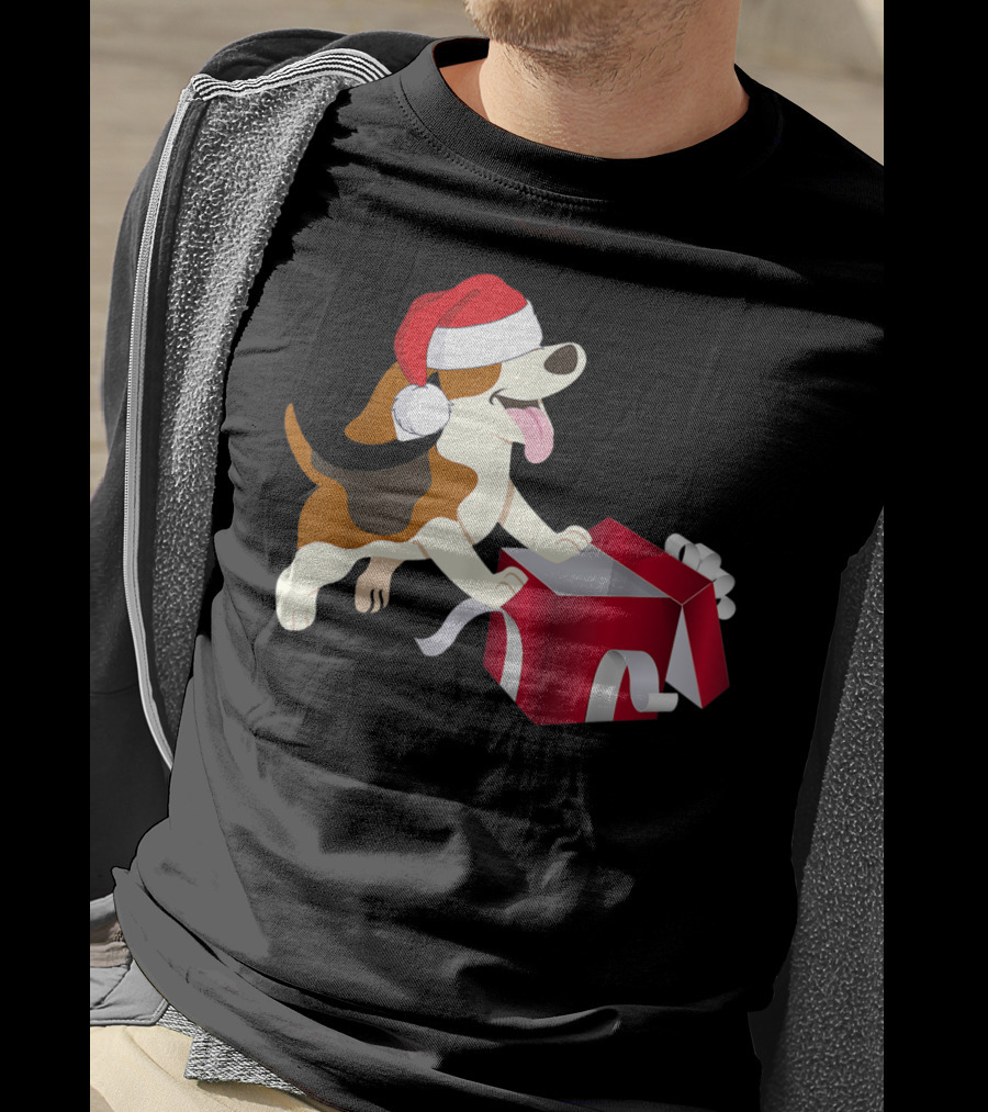 Beagle Dog Christmas Funny Santa Hat With Gift Box T-Shirt