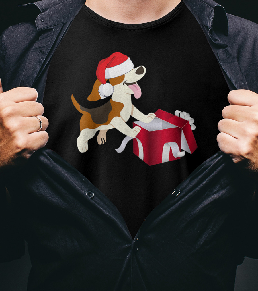Beagle Dog Christmas Funny Santa Hat With Gift Box T-Shirt