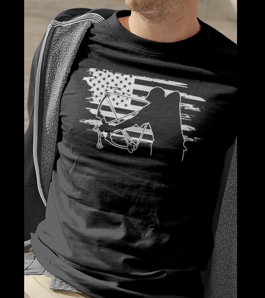 Dad Bowfishing Archer Silhouette With American Flag Background T-Shirt