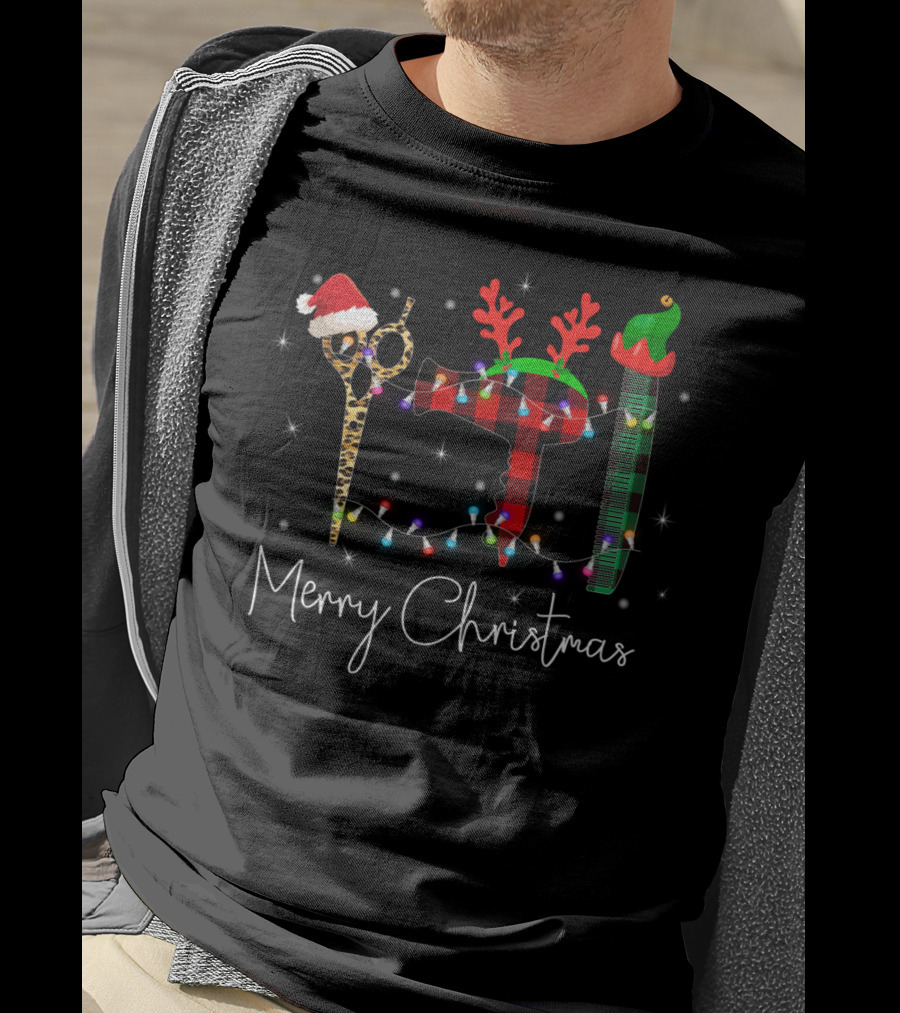 Merry Christmas Hairstylist Hairdresser Leopard Scissors Reindeer Antlers Blow Dryer Tool Holiday Lights T-Shirt
