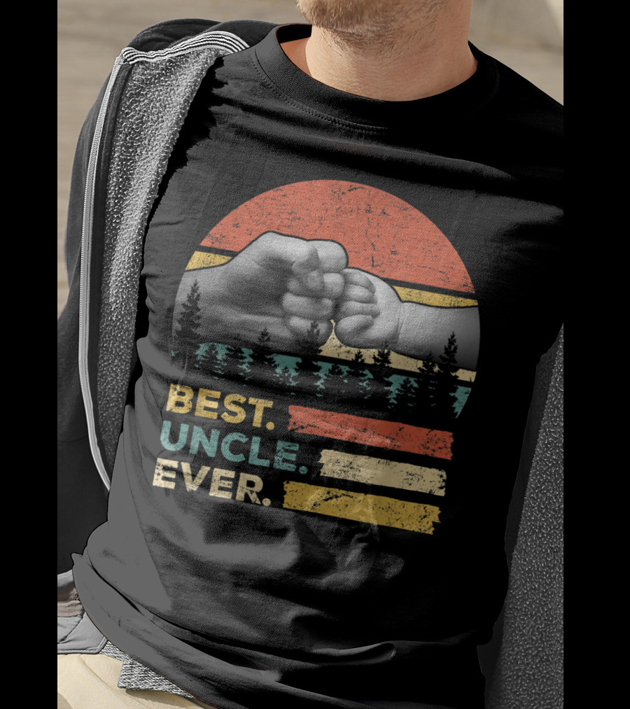 Best Uncle Ever Vintage Forest Fist Bump T-Shirt