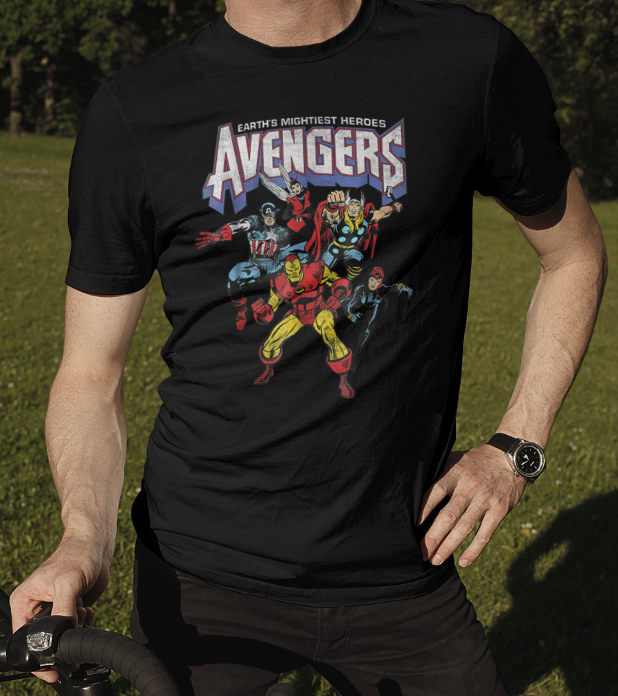 Earth's Mightiest Heroes Avengers Classic Vintage Group Shot T-Shirt