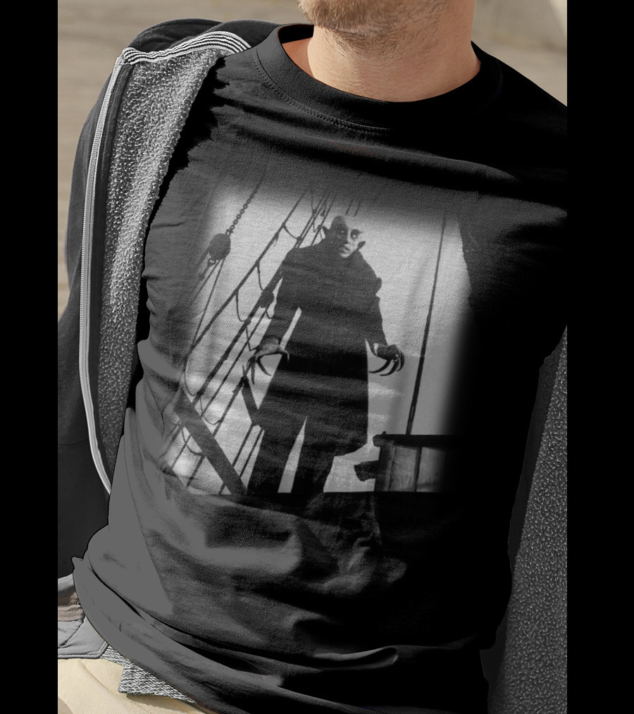 Nosferatu Vampire Classic Horror Black Dracula Iconic Ship Scene T-Shirt