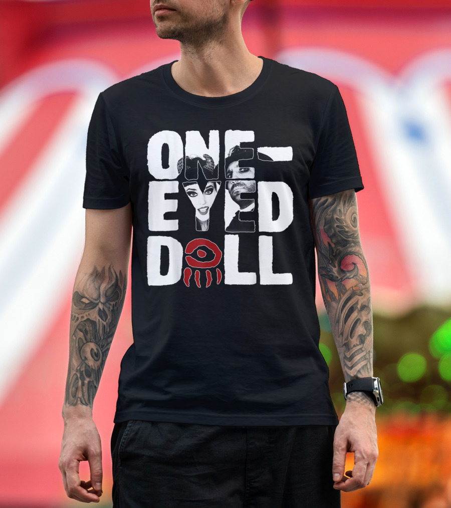 OneEyed Doll Band Selfie Eye Classicfit T-Shirt