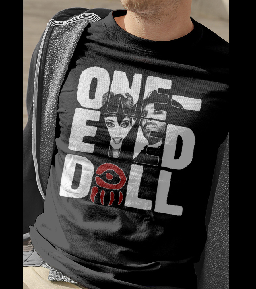OneEyed Doll Band Selfie Eye Classicfit T-Shirt
