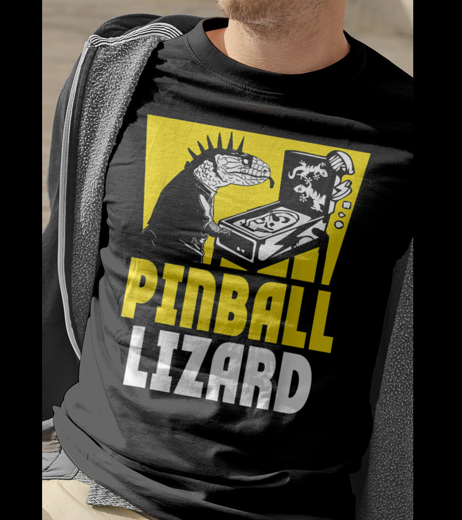 Pinball Lizard Arcade Punk Iguana Playing Pinball Machine T-Shirt