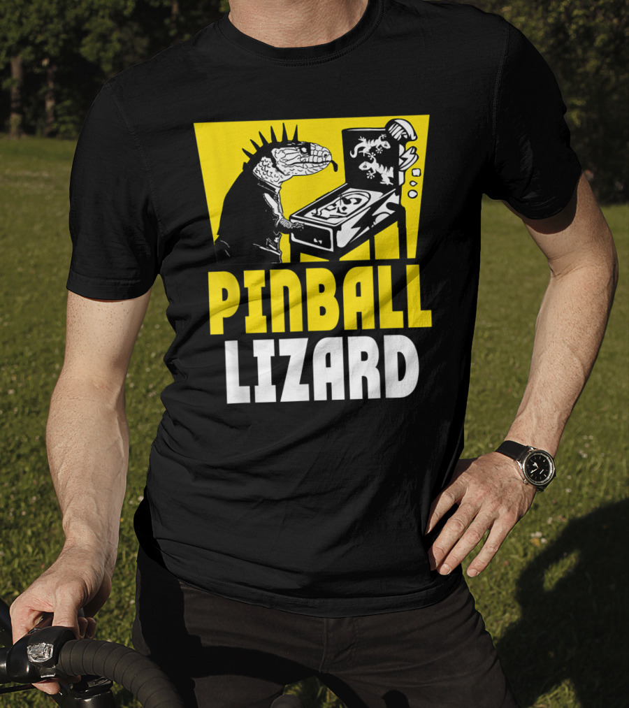 Pinball Lizard Arcade Punk Iguana Playing Pinball Machine T-Shirt