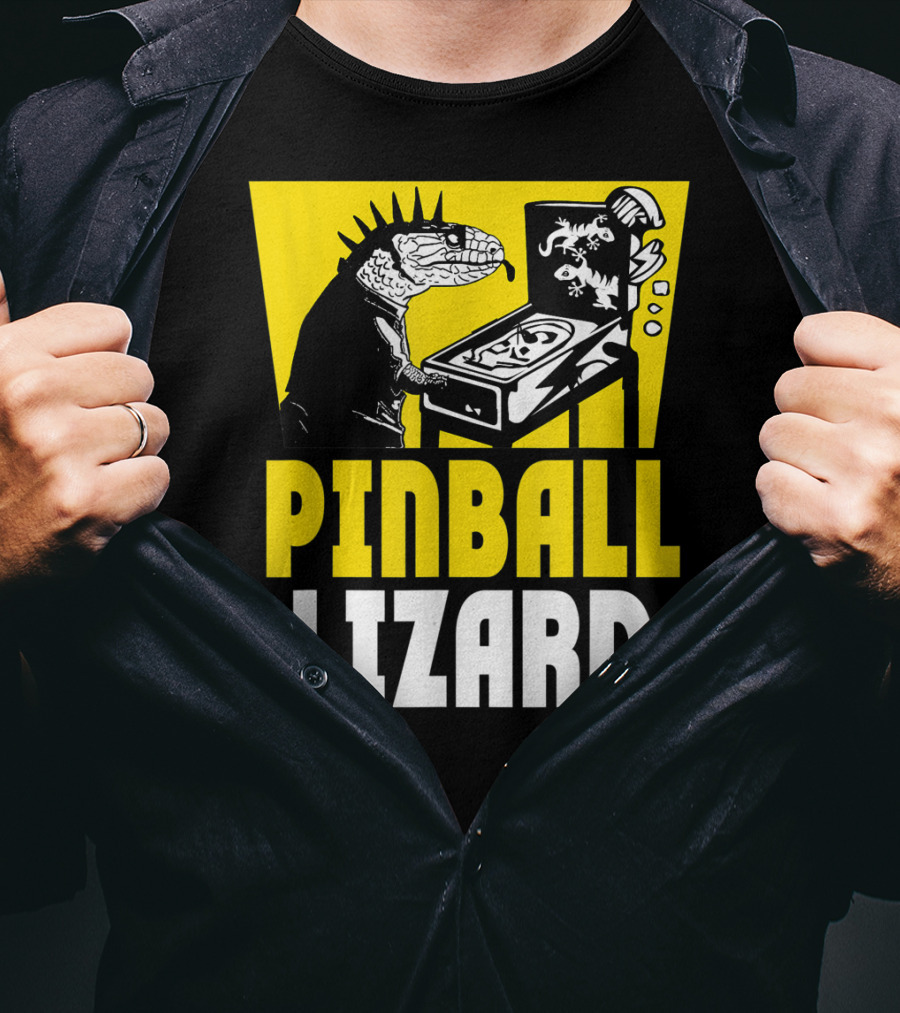 Pinball Lizard Arcade Punk Iguana Playing Pinball Machine T-Shirt