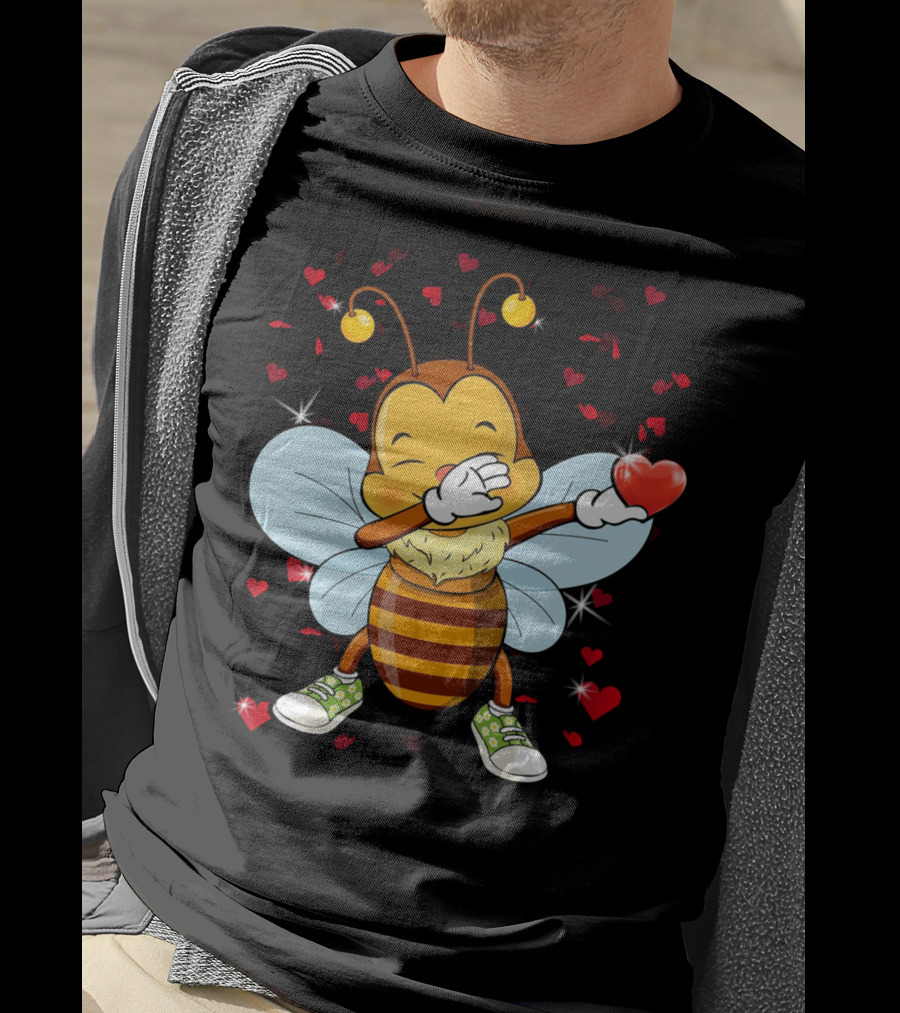 Valentine Girls Cute Dabbing Bee Heart Dabs With Love And Hearts T-Shirt