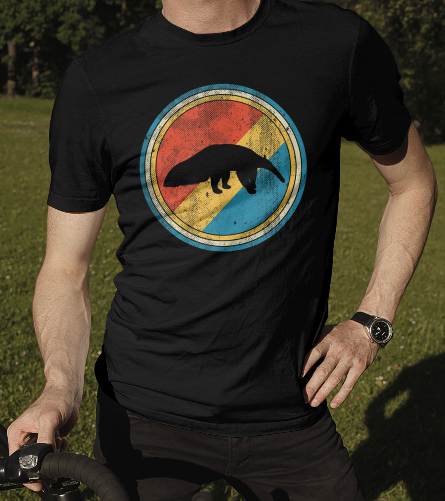 Vintage Retro Circle Giant Anteater Silhouette On Colorful Background T-Shirt