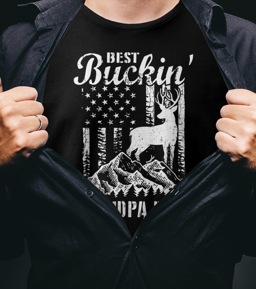 Best Buckin' Grandpa Ever Deer Hunting Father Mountains American Flag T-Shirt