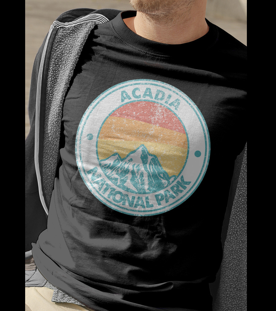 Acadia National Park Vintage Mountain Sunset Circle Badge T-Shirt