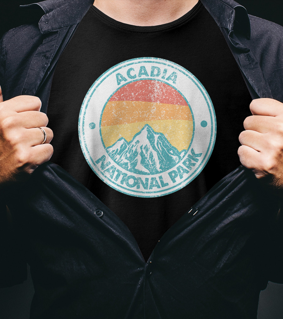 Acadia National Park Vintage Mountain Sunset Circle Badge T-Shirt