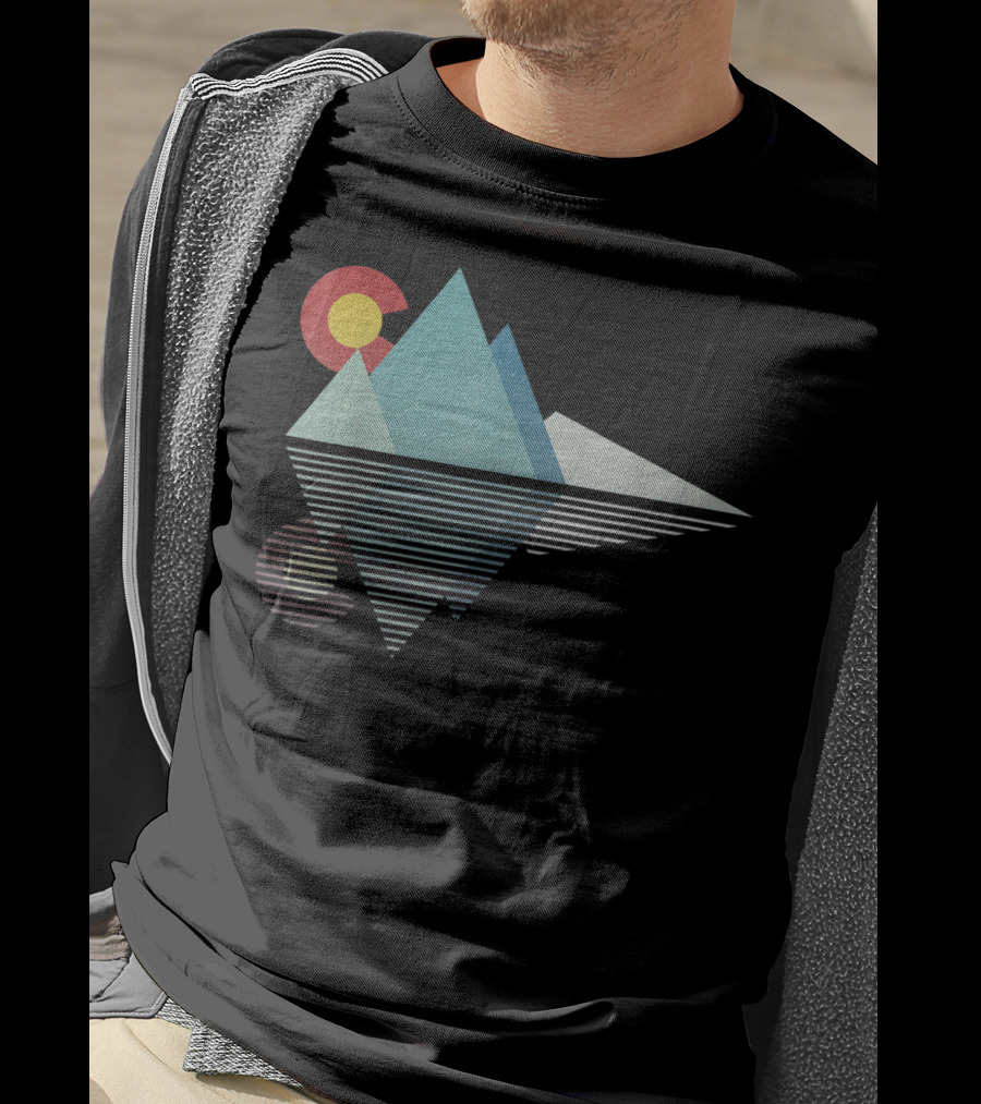 Colorado Flag Geometric Mountain Reflection T-Shirt