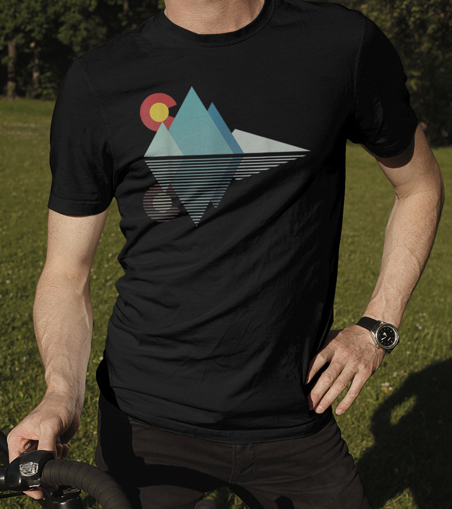 Colorado Flag Geometric Mountain Reflection T-Shirt