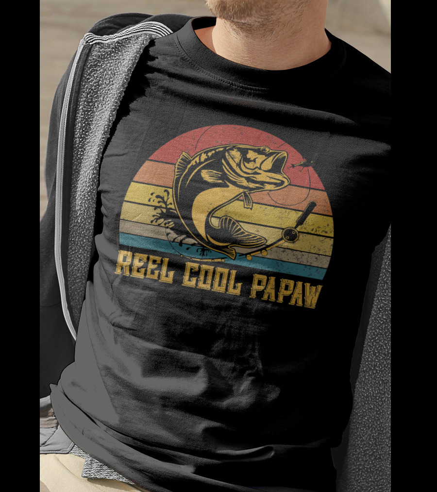 Father's Day Vintage Reel Cool Papaw Fishing Retro Stripes T-Shirt