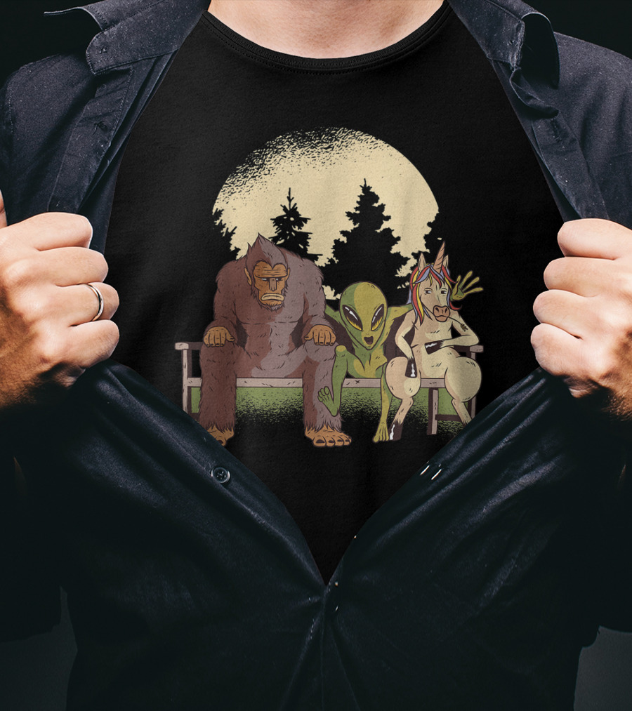 Creatures Monkey Alien Horse Forest Bench Scene T-Shirt