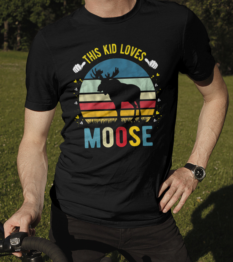 This Kid Loves Moose Retro Silhouette Boys And Girls Moose T-Shirt