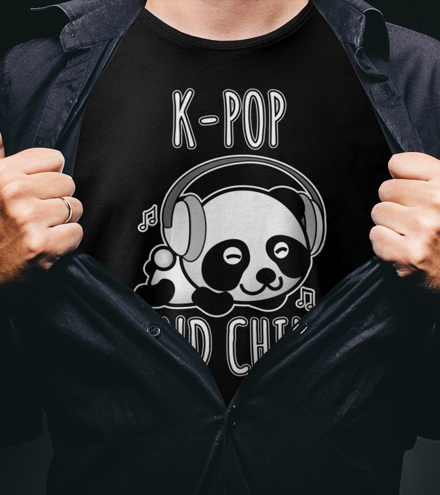 K-Pop And Chill Panda Listening To Music T-Shirt
